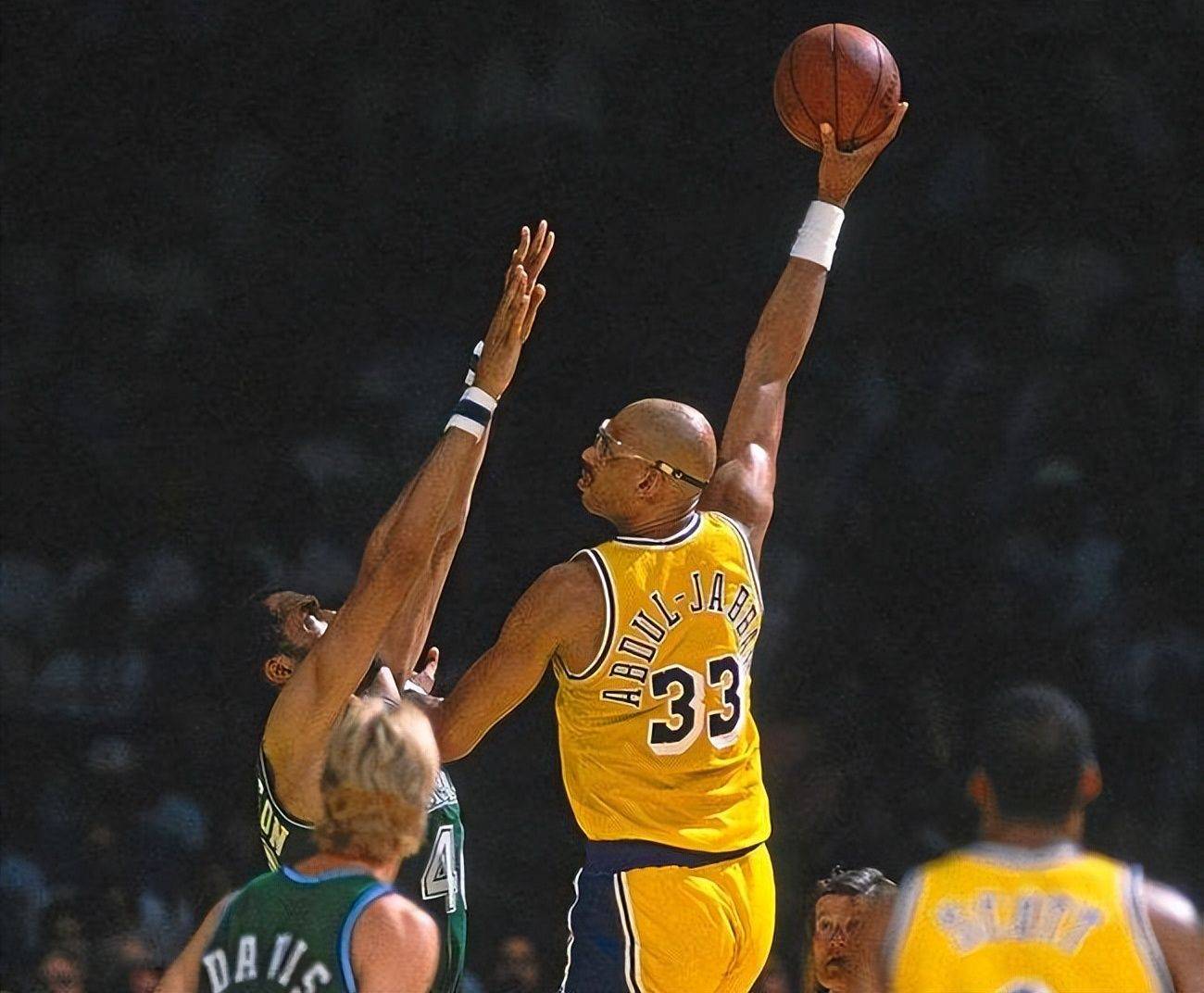 两球一助，梅西当选迈阿密国际vs纳什维尔的全场最佳球员（梅西两射一传，荣膺迈阿密国际对纳什维尔全场最佳球员）