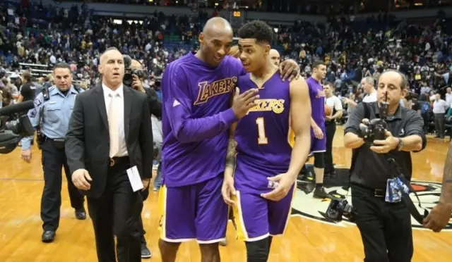 大四喜：姆巴佩vs奥林匹亚科斯个人集锦（姆巴佩上演大四喜：对阵奥林匹亚科斯个人精彩集锦）