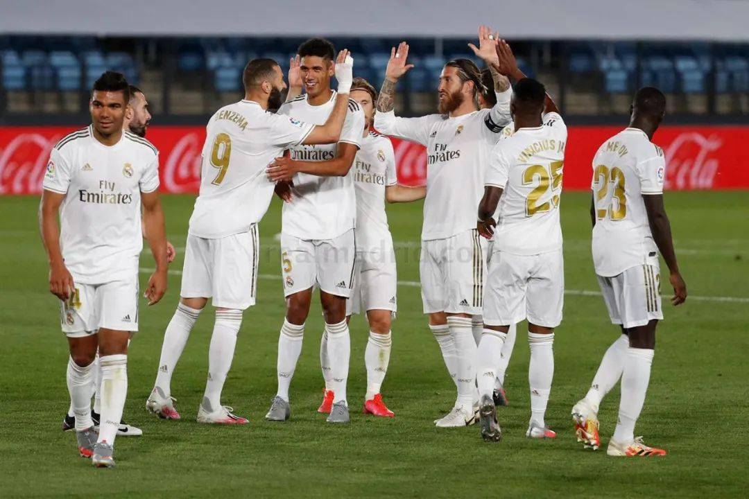 球星任意球精准送助攻（球星任意球精确传中助攻）